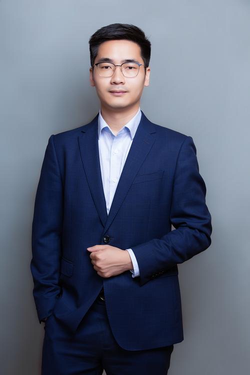 袁月 灯光与摄影艺术负责人